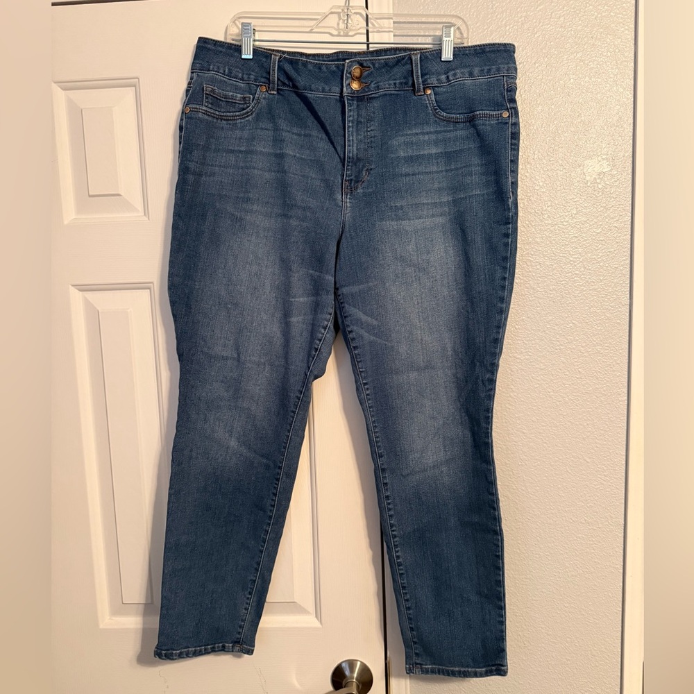 d. jeans Women's Ankle Cropped Blue Jeans